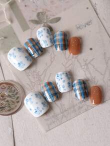 10片装按压式美甲贴片，小兰花白棕色格子图案，假指甲，短款，适合办公室日常佩戴，人造指甲套装包含1张粘性贴片和1个迷你指甲锉。 - 彩色 - 查看 3