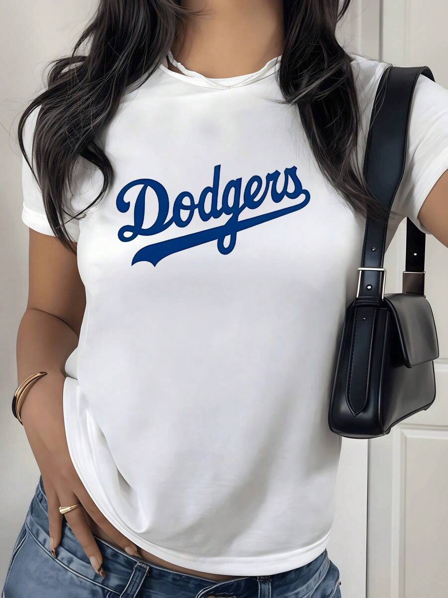 Texto con palabra en gran formato que simboliza pasión por el deporte energía juvenil y confianza con un estilo urbano contemporáneo ideal para expresión personal camiseta de mujer casual 220g - Blanco - Ver 1