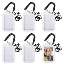 1 Stück Acryl Fotokartenhalter Schlüsselanhänger, süße Fotokartenhalter mit Stern-Wellen-Muster, weiß, Ausweishalter, Bus-Kredit-ID, Bankkarten-Halter - Wellenförmiger Kartenhalter + fünfzackiger Sternanhänger + Feder - Übersicht 7