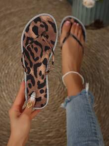 Women's Rhinestone Thong Sandals, Flat Beach Flip Flops - Brown - View 8