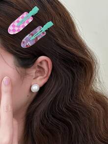 Set de 6 pinzas para el cabello de mujer de colores de dopamina de verano con frutas, de colores aleatorios, sin costuras, se pueden usar para sujetar el flequillo, las patillas, agregando elementos personalizados a tu peinado, adecuado para uso diario, maquillaje, fotografía y transporte, diseño de moda, elegante y minimalista. Pinzas para el cabello de unicolor, material de plástico. Ya sea un día casual, una fiesta, el transporte, las vacaciones, el peinado de verano u otras ocasiones, esta pinza para el cabello es tu opción ideal. Es adecuado para varios accesorios para el cabello, herramientas para el cabello, accesorios para rizar, otoño, accesorios para mujeres, productos para el cuidado del cabello, etc. - Multicolor - Ver 6