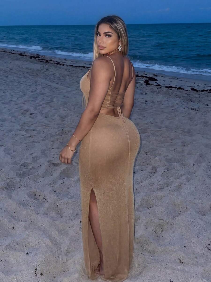 香槟金针织连衣裙 | 修身开衩沙滩度假连衣裙