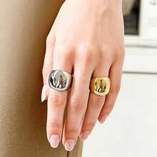 1枚简约优雅法式时尚316不锈钢18K镀金真空涂层戒指，经久耐用，防水防过敏，适合日常休闲、旅行和度假佩戴。 - 圓光面女士開口戒指 - 查看 3