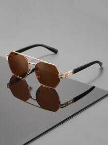 一副男士光滑金色不对称时尚眼镜，金属材质，防晒，酷炫都市风格，日常通勤款 - 彩色 - 查看 8