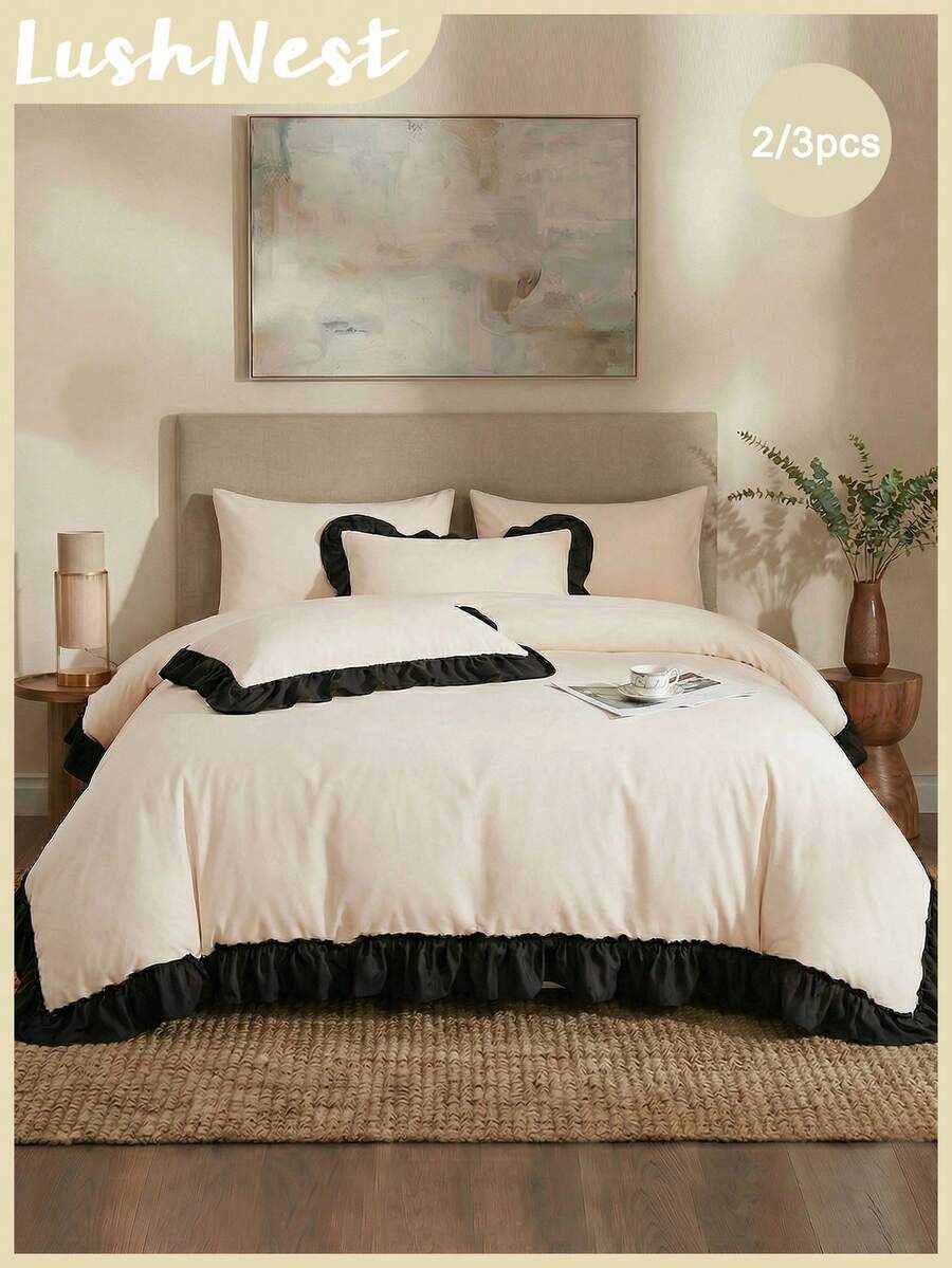 2件/3件套浅米色配黑色长荷叶边，包含1个被套和2个枕套（不含被芯），适合房间装饰、日常使用，采用柔软亲肤的聚酯纤维，适用于室内卧室、主卧、客房、次卧，四季皆宜，打造舒适卧室，价格亲民，尽显奢华，引领家居潮流。
