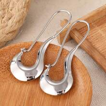 1 Pair Classic Minimalist Style Creative Silver Hoop Earrings, Casual Or Party Wear Accessory, Ideal Gift For Women And Girls - Silver - View 6