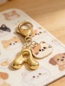 Joli porte-clés avec pendentif chat bulle et pendentif lettre A-Z brillant, charm de sac à dos en alliage, pendentif de casque, ornement de voiture suspendu, accessoire de porte-clés léger et à la mode pour sac à main, portefeuille, sac à dos et décoration de rétroviseur de voiture, pendentif animal mignon pour usage quotidien, école, voyage et fête, cadeau idéal pour les femmes, les filles, les amateurs de chats et les amis, cadeau parfait pour l'anniversaire, la Saint-Valentin, la fête des mères, les vacances - Voir 2