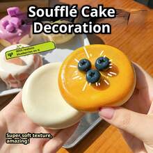 1 pièce Nouveau jouet de pression de gâteau à la mousse de fraise fait à la main 2026, jouet de simulation d'aliments en silicone doux à rebond lent en forme de dessert mignon, décoration de bureau créative pour adultes, cadeau d'anniversaire et de fête - Multicolore - Voir 5
