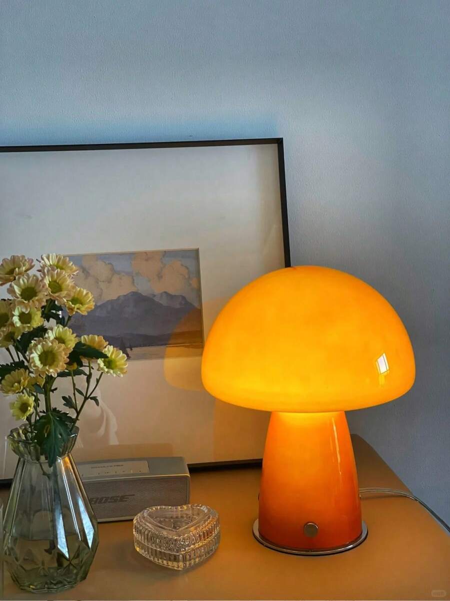 Lampu Meja Kaca Bergaya Retro Bauhaus Bentuk Jamur, Kap Lampu Kaca Tiup Tangan dengan Alas Logam, Lampu Malam Samping Tempat Tidur LED Beroperasi dengan USB, 3 Mode Warna dengan Saklar Tombol Peredup, Lampu Meja Dekorasi Rumah Estetis untuk Kamar Tidur, Ruang Tamu & Apartemen - Satu-Ukuran - View 1