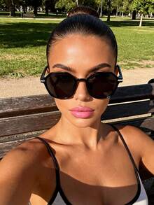 1副流行设计辣妹风完美闺蜜风方形塑料全框时尚眼镜组合，适合女性——度假装扮、街拍、音乐节、派对时尚配饰，适合所有脸型 - 1pc 黑框灰片 - 查看 4