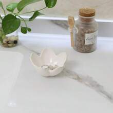 White Lotus Leaf Shape Ring Jewelry Dish HolderSmall Trinket Jewelry Tray Decorative Jewelry Plate Bowl Key Bowl Birthday Engegament Gifts For Women Friends Ceramic - Kiln effect White - 查看 5