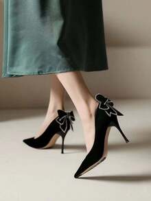 女士秋冬新款漆皮高跟尖头中跟复古鞋，窄版 - 黑色 - 查看 2