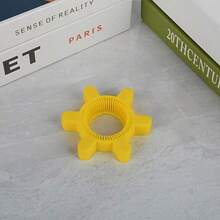 1 deschizător manual rotativ de capace de sticle, design ergonomic, deschizător de capace de sticle din plastic galben cu angrenaj, potrivit pentru sucuri, băuturi, instrument de bucătărie de acasă, gadget de bucătărie interesant, compact și durabil, deschizător de capace de sticle, utilizare zilnică, cea mai bună alegere pentru Crăciun - Vizualizare 7