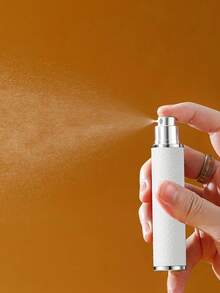 1 chai nước hoa da có thể tái sử dụng, chai xịt rỗng cầm tay, bình xịt nước hoa du lịch unisex, thiết kế nhỏ gọn, vòi xịt thời trang, đầu phun chất lượng, chiết nước hoa, dành cho người yêu thích nước hoa, sử dụng hàng ngày. - Xem 3