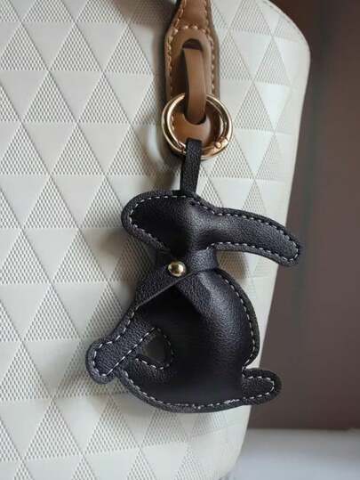 创意动物兔子包包挂饰，简约车钥匙吊坠，可爱兔子手机壳配件，精致小礼物，生日礼物