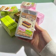 1个巧克力慢回弹玩具 - 布朗尼蛋糕造型 - 食物造型 - 慢回弹 - 柔软湿润 - 解压玩具 - 生日礼物 - 完美礼物 - 收藏品 - 彩色 - 查看 5