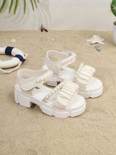 女童时尚凉鞋，夏季新款，褶皱珍珠装饰，轻便时尚，适合正式场合和户外穿着的高跟凉鞋