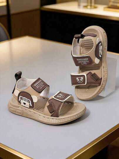 Dép xăng đan hở mũi phối màu cho bé trai, dép tập đi đế cao su họa tiết hoạt hình mùa hè, dép đi biển thường ngày với thiết kế phối màu, kiểu dáng dễ thương và đơn giản, dễ mang vào/tháo ra, bền và nhẹ, chống trơn trượt.