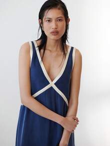 Fitted Dress With V-Neck And Open Back, Contrasting Design - Blue - View 1