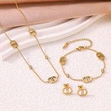 1 Piece Stainless Steel Minimalist CD Letter Pendant Necklace, Retro Gold Pig Nose Titanium Steel Choker Necklace, European And American Style INS - Pig Nose Earrings - View 1