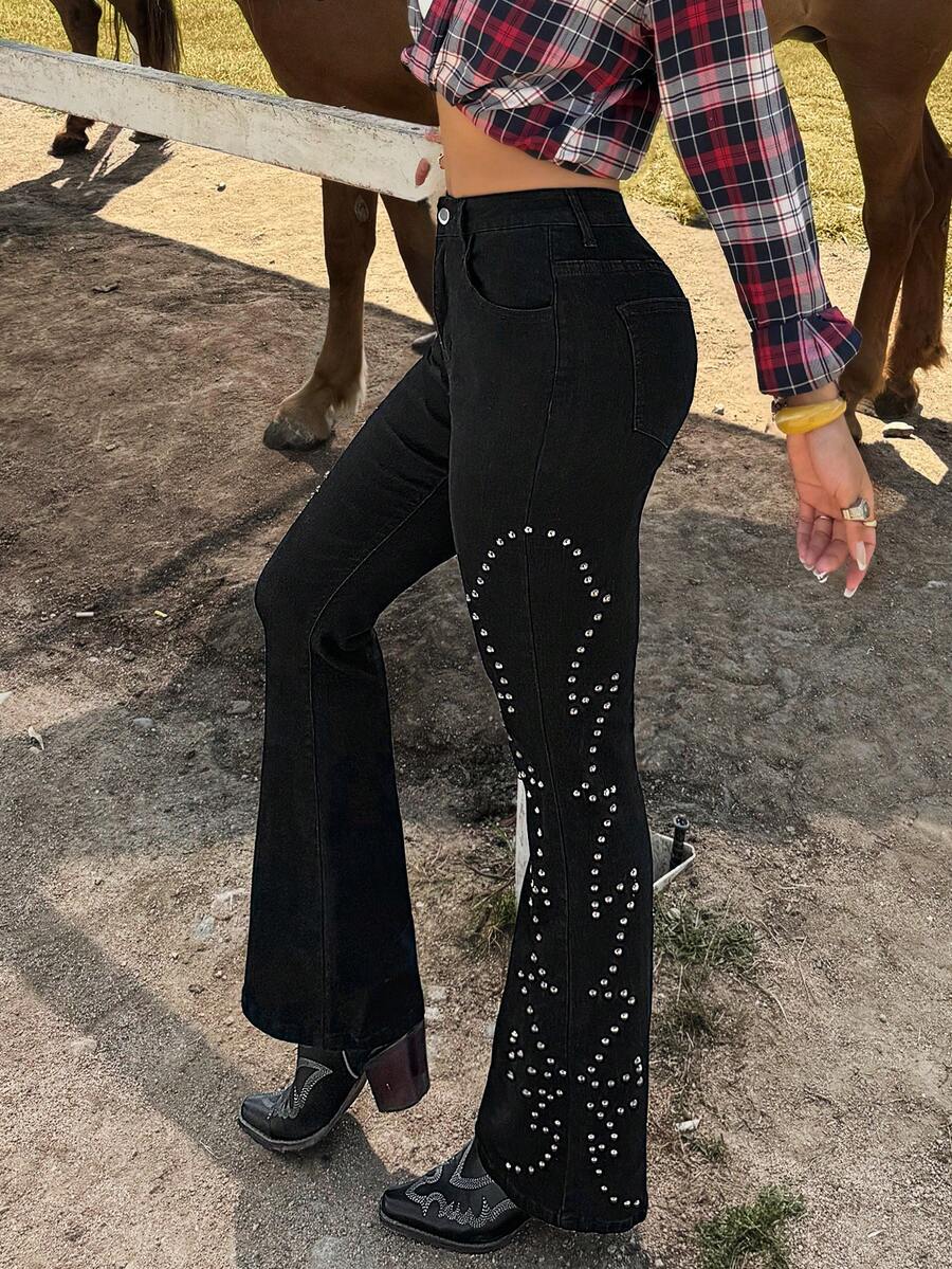 Quần jeans nữ ống loe cạp trung màu đen đính đinh tán, kiểu dáng retro năng động, chất liệu denim co giãn, phù hợp mặc hàng ngày vào mùa xuân/hè. - màu đen - Xem 1