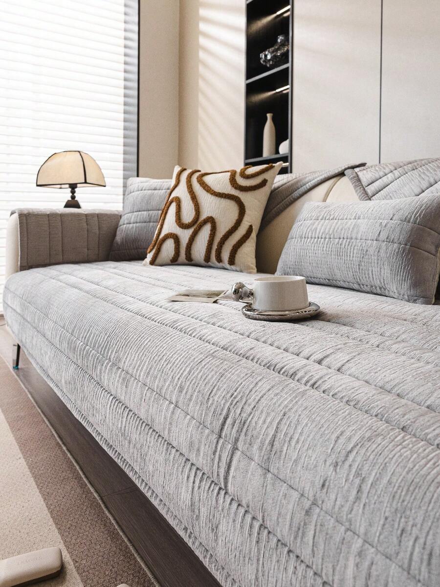 1 tấm bọc ghế sofa nhung dày dặn màu trơn hiệu Silver Fox, thân thiện với thú cưng, chống trượt, chống bẩn, trang trí nhà cửa dịp lễ, bảo vệ đệm ngồi, tay vịn và tựa lưng sofa, phù hợp với sofa 1/2/3/4 chỗ ngồi.