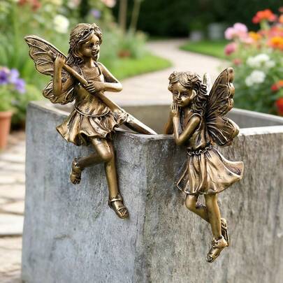 一套铜质优雅花仙子雕像悬挂装饰，悬挂式仙女雕塑，春季仙境花园装饰，模拟精灵在乡村劳作的场景，为花园增添神秘梦幻的魅力
