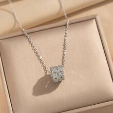 1件 时尚立方氧化锆花朵吊坠优雅女士项链 - 鋯石花項鍊 - 查看 1