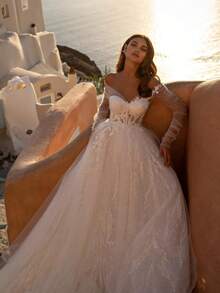 Dreamy Off-The-Shoulder Sweetheart Illusion Long Sleeve Glitter Tulle Ballgown Wedding Dress With Cathedral Train, Wedding Dresses For Bride, Elegant And Comfortable, Includes Plus Sizes, Bridal Gown, Formal Dresses For Women, Suitable For Wedding, Party, After-Party Dress, Cocktail Party, Bride, Party Dress, Formal Occasions, Dinner Dress, Prom Dress, Birthday Party, Celebration, Gala, Festival, Ceremony, Graduation, Homecoming Dress, Vacation, White - 白色 - 查看 2