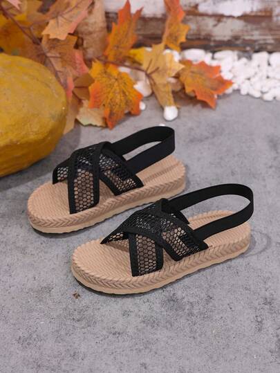 1双加大码黑色幼儿/小女孩平底沙滩凉鞋，纯色网布鞋带，弹性后跟，套穿式设计，圆头露趾，舒适可爱的罗马凉鞋，适合3-15岁男孩女孩，日常、旅行、度假、春夏穿着。