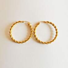 One Pair/Two Pairs Gold Tone Braided Hoop Earring The Size Is 3.5 Cm/1.37 Inch Exaggerated Large Circle Metal Earrings For Women, Daily & Party Wear Minimalist Statement Earrings, Vacation & Date Night Jewelry - Multicolor - View 10