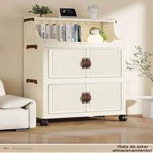 Un elegante armario con un acabado mate blanco y tiradores de piel sintética que ofrece un almacenamiento discreto para el salón, el dormitorio o el pasillo. Una solución de almacenamiento moderna para salones o dormitorios: el armario plegable de 37 cm sirve como aparador, estantería o mueble de almacenamiento. - Blanco - Ver 9