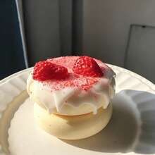 1 pièce Nouveau jouet de pression de gâteau à la mousse de fraise fait à la main 2026, jouet de simulation d'aliments en silicone doux à rebond lent en forme de dessert mignon, décoration de bureau créative pour adultes, cadeau d'anniversaire et de fête - Multicolore - Voir 16