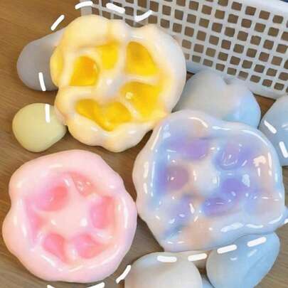 Soft Mochi Squeeze Toy, Pressure Relief Squeezing Experience, Wrapped In Thin Ice Skin, Plastic Mochi Texture, Ideal Gift For Office, Party, April Fool's Day (No Needles Required)