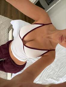 GAOVOT 女士夏季休闲性感撞色深色V领上衣，适合日常约会外出穿着，白色 - 白色 - 查看 7