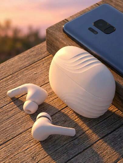 主动降噪无线耳机，长时间佩戴舒适，电池续航时间长，充电速度快，低延迟游戏耳机