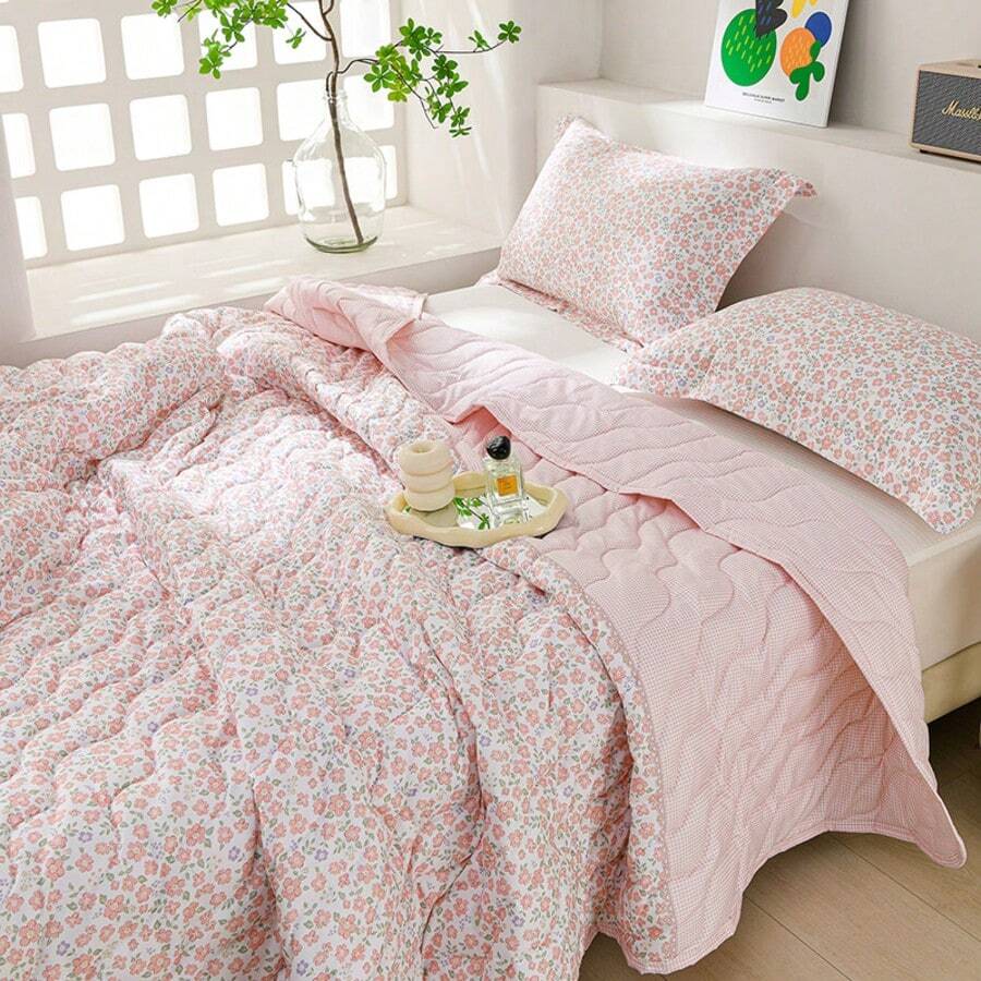 1pc Ultra Soft Cooling Quilt - Lightweight All-Season Bedding, With Fashionable Plaid Pattern, 100% Polyester, Machine Washable Suitable For Single/Double Bed, Hotel, Camping And Home Decor, Back To School/School Season/Dorm Bedding Hotel-Grade Luxury Bedding|Modern Stitched Design| Technology Embossed - Baby Pink - View 1