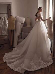 Elegant Illusion Long Sleeve Lace Appliqué Tulle Ballgown Wedding Dress With Open Back & Lace Train, Wedding Dresses For Bride, Elegant And Comfortable, Includes Plus Sizes, Bridal Gown, Formal Dresses For Women, Suitable For Wedding, Party, After-Party Dress, Cocktail Party, Bride, Party Dress, Formal Occasions, Dinner Dress, Prom Dress, Birthday Party, Celebration, Gala, Festival, Ceremony, Graduation, Homecoming Dress, Vacation, White - 白色 - 查看 1