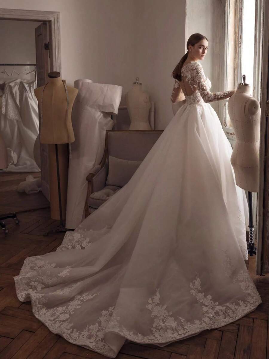 Elegant Illusion Long Sleeve Lace Appliqué Tulle Ballgown Wedding Dress With Open Back & Lace Train, Wedding Dresses For Bride, Elegant And Comfortable, Includes Plus Sizes, Bridal Gown, Formal Dresses For Women, Suitable For Wedding, Party, After-Party Dress, Cocktail Party, Bride, Party Dress, Formal Occasions, Dinner Dress, Prom Dress, Birthday Party, Celebration, Gala, Festival, Ceremony, Graduation, Homecoming Dress, Vacation, White - 白色 - 查看 1