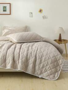 三件套驼色纯色床罩套装（包含1个床罩和2个枕套，不含填充物），经典多用途风格，现代日常涤纶面料，柔软亲肤，适用于主卧、客房、次卧，四季皆宜，理想的礼品之选，纯色床品，中性色调，驼色美学，舒适卧室，四季皆宜，送礼佳品，现代经典，多功能家居装饰，卧室必备，价格亲民的奢华之选。 - 米色 - 查看 12