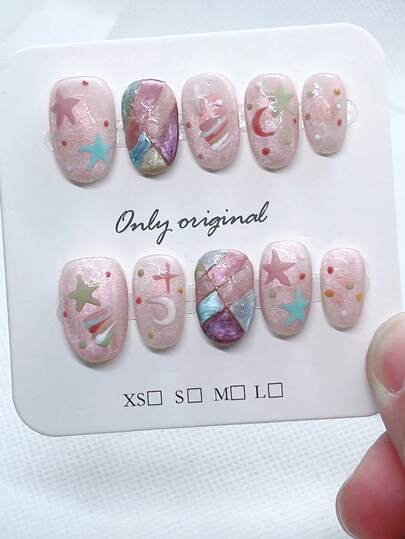 10 chiếc móng giả thủ công ngắn hình mắt mèo màu hồng, trang trí sao và trăng, chất liệu lưới, phù hợp cho phụ nữ và bé gái.