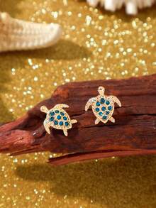 一对时尚精致的镶钻海龟耳环，适合休闲、海滩、度假、日常佩戴 - 小海龜耳釘 - 查看 3
