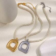 1件欧美INS风时尚小众项链，18K镀金不锈钢镂空方形吊坠项链，适合日常、度假、派对、送礼。 - 彩色 - 查看 6