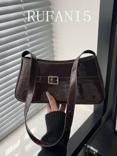 时尚纯色漆皮五金搭扣设计个性单肩包，经典百搭的现代风格女士腋下包，适合购物、携带钱包、休闲出行，尤其适合年轻女性、大学生、职场新人及白领人士。也非常适合办公室、大学、工作、商务、通勤、户外活动、旅行和郊游等场合。