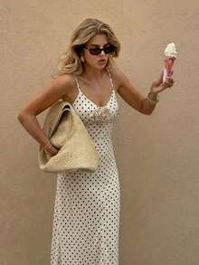 女士优雅波点吊带长裙，白色底黑色圆点，3D玫瑰花装饰，露背设计，飘逸长裙，适合度假和早午餐等夏季穿着。 - 白色 - 查看 6