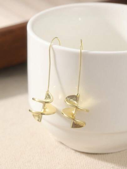 1 Pair Retro Creative Rotating Leaf Pendant Earrings, Suitable For Daily Wear And Parties, Also A Perfect Birthday Gift For Women