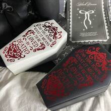 Hộp đựng trang sức hình quan tài phong cách Gothic, làm từ da PU cao cấp, hoàn hảo để đựng bông tai, nhẫn, dây chuyền và vòng tay – Hộp đựng di động phong cách Gothic lý tưởng cho Halloween, Giáng sinh, mùa tựu trường, ý tưởng quà tặng độc đáo cho những người yêu thích thời trang và các nhà sưu tập. - Hộp Halloween - Xem 10