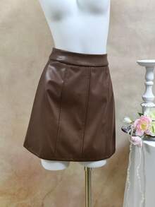 Happy Girl Casual Elegant PU Leather Mini Skirt, Versatile For Spring/Autumn, Casual, Fashion, Formal Events, Photoshoot, Tea Party, Airport Outfit - Brown - View 2