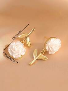 一对精致甜美小众高端优雅时尚百搭不对称玫瑰花耳环，适合女性日常、节日、约会、婚礼等场合佩戴。 - 玫瑰花 - 查看 7