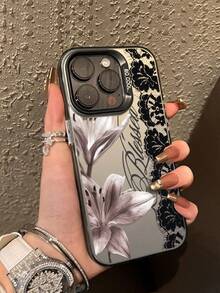 字母花卉蕾丝图案手机壳，兼容 13、14 Pro Max、17、17 Pro Max、13 Pro Max、12、11 - 黑色 - 查看 1